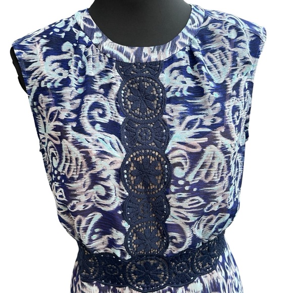 BCBGMaxAzria Aymeline Blue Lace Trim Mixed Print Sleeveless Mini Dress (6) - Picture 5 of 15